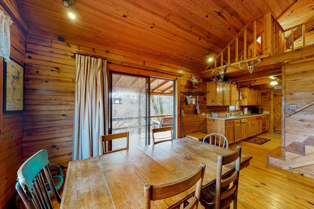 Charlie'S Ol' Fishing Cabin Eureka Springs Exterior photo